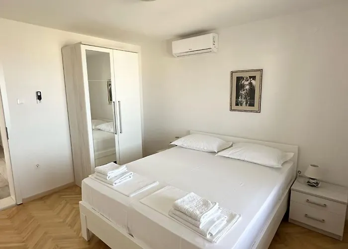 Apartment Adriatic Pavlinovic -