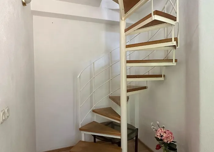 Adriatic Pavlinovic - * Makarska