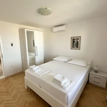 Apartment Adriatic Pavlinovic -