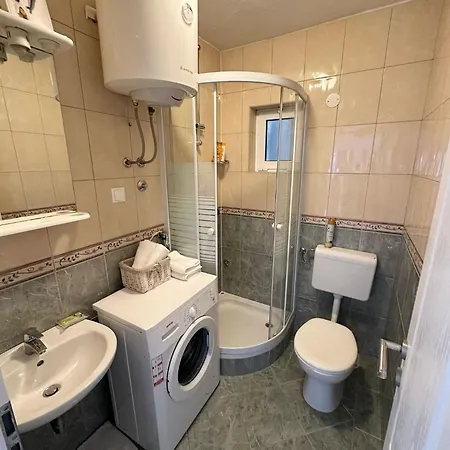 Apartman Adriatic Pavlinovic - *