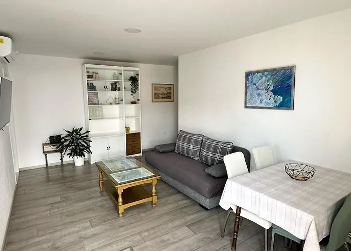 Adriatic Pavlinovic - *