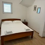 Apartment Adriatic Pavlinovic - *