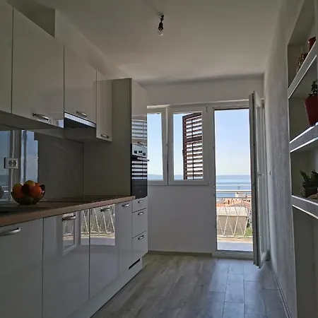 Adriatic Pavlinovic - * Makarska